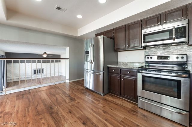 8704 Isola Drive, Las Vegas, NV 89117