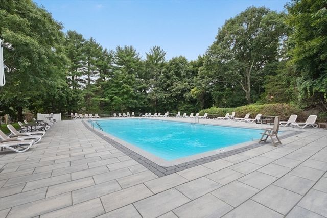 41 Lionel Ave D, Waltham, MA 02452