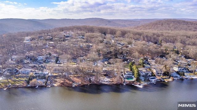 347 High Crest Drive, West Milford, NJ 07480