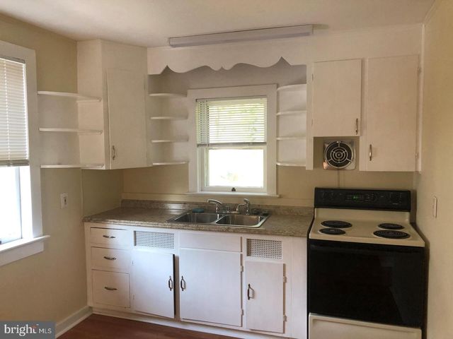 1112 PARKWAY AVE, Ewing, NJ 08618