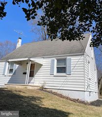 1112 PARKWAY AVE, Ewing, NJ 08618