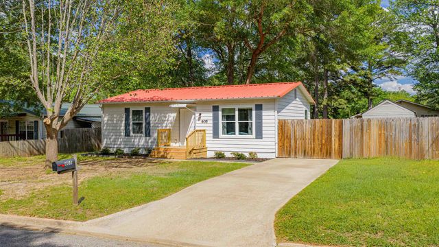 405 Bates St, Kilgore, TX 75662