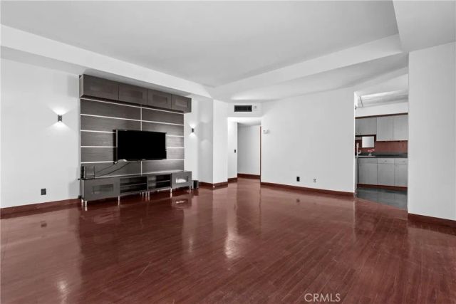 7250 Franklin Avenue 804, Los Angeles, CA 90046