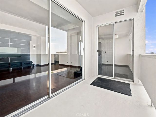 7250 Franklin Avenue 804, Los Angeles, CA 90046