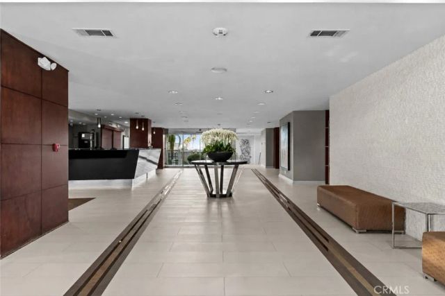 7250 Franklin Avenue 804, Los Angeles, CA 90046