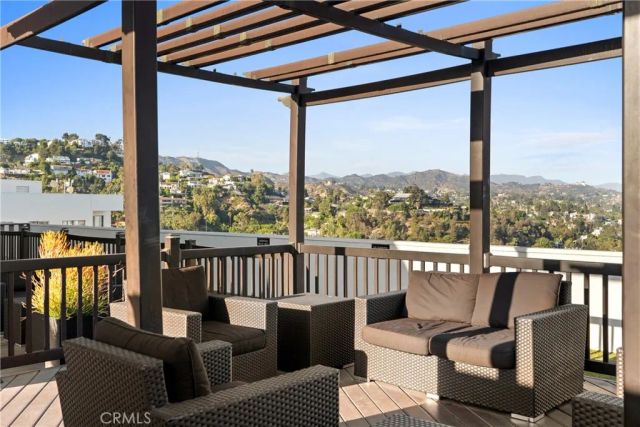 7250 Franklin Avenue 804, Los Angeles, CA 90046