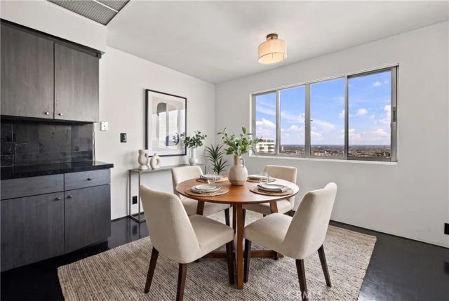 7250 Franklin Avenue 804, Los Angeles, CA 90046