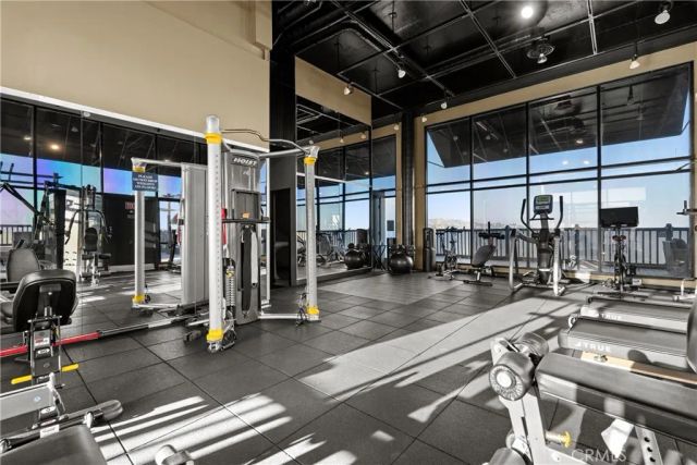 7250 Franklin Avenue 804, Los Angeles, CA 90046