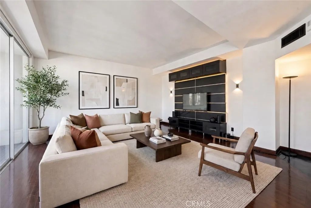 7250 Franklin Avenue 804, Los Angeles, CA 90046
