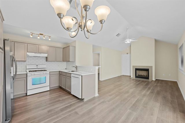 11901 Swearingen DR 103, Austin, TX 78758