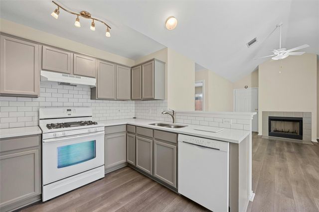 11901 Swearingen DR 103, Austin, TX 78758