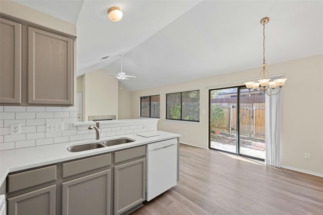 11901 Swearingen DR 103, Austin, TX 78758