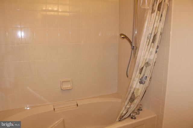 75 KYLE WAY, Ewing, NJ 08628