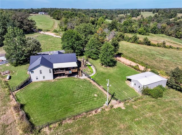 15495 Osage Hog Farm Road, Gentry, AR 72734
