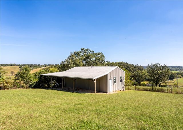 15495 Osage Hog Farm Road, Gentry, AR 72734