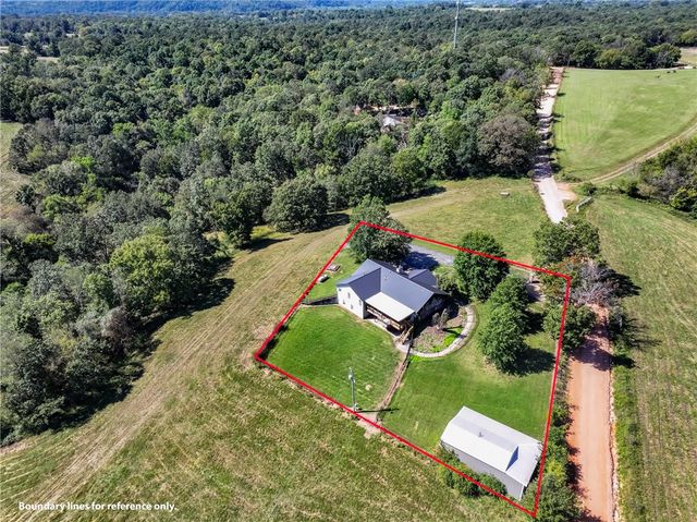 15495 Osage Hog Farm Road, Gentry, AR 72734