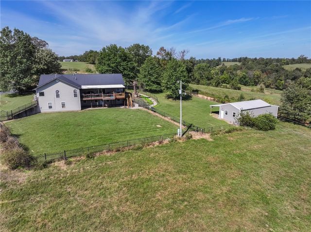 15495 Osage Hog Farm Road, Gentry, AR 72734