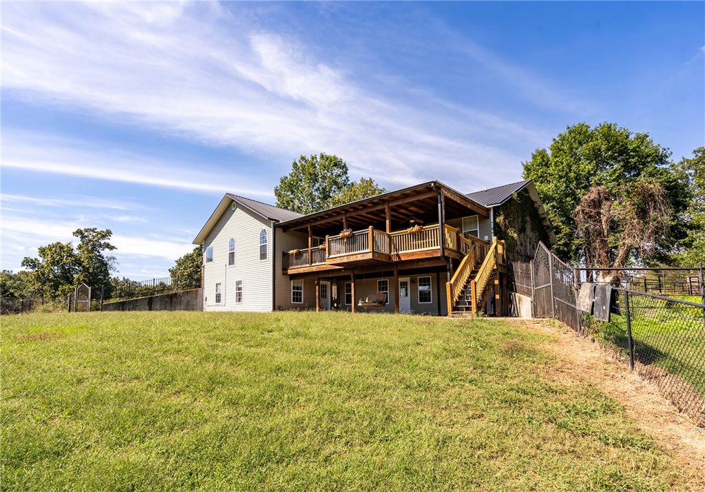 15495 Osage Hog Farm Road, Gentry, AR 72734