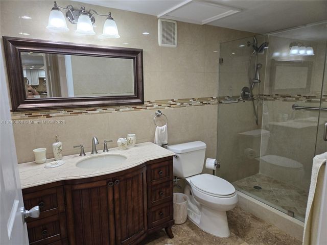 16251 Golf Club Rd 211, Weston, FL 33326