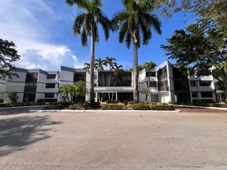 16251 Golf Club Rd 211, Weston, FL 33326