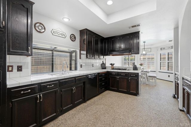 1332 Lincoln Lane, Lemoore, CA 93245