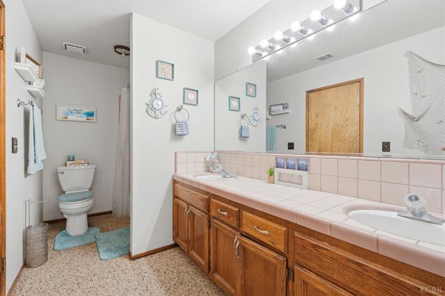 1332 Lincoln Lane, Lemoore, CA 93245