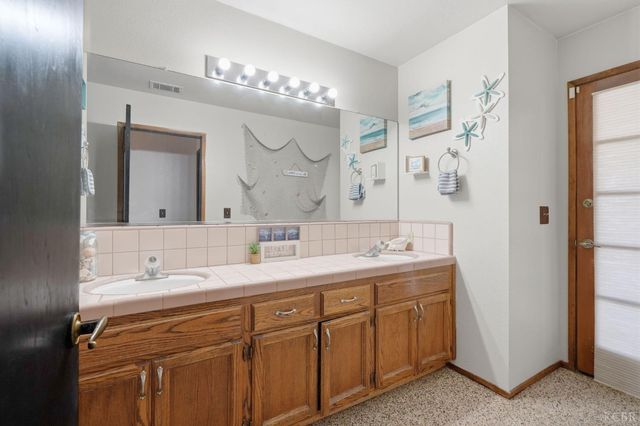 1332 Lincoln Lane, Lemoore, CA 93245