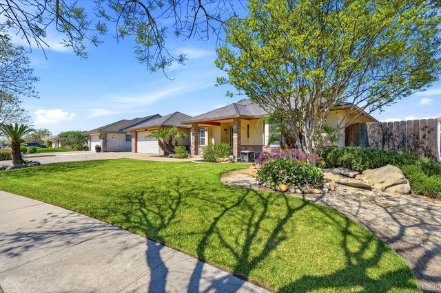1332 Lincoln Lane, Lemoore, CA 93245