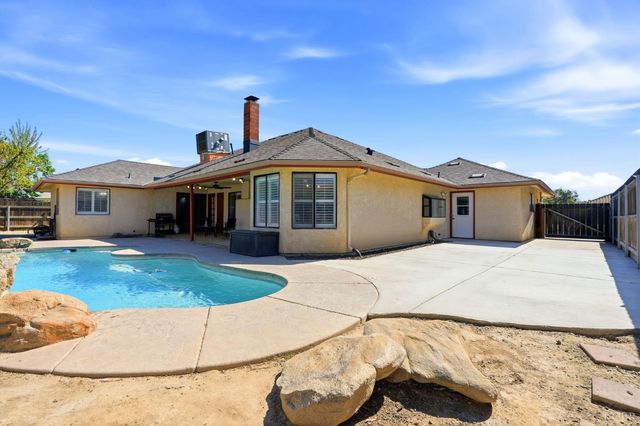 1332 Lincoln Lane, Lemoore, CA 93245