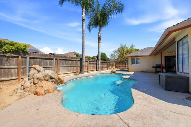 1332 Lincoln Lane, Lemoore, CA 93245