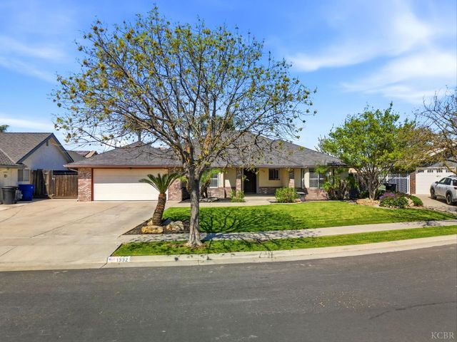1332 Lincoln Lane, Lemoore, CA 93245