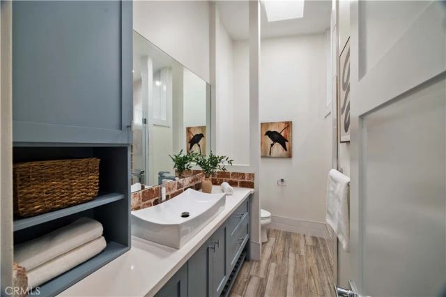 2410 Grant Avenue A, Redondo Beach, CA 90278