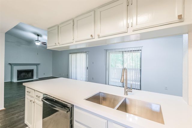 14911 Wunderlich Drive 2302, Houston, TX 77069