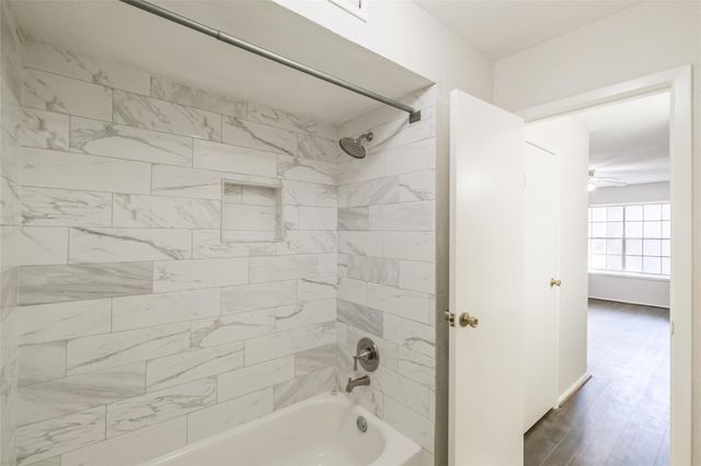 14911 Wunderlich Drive 2302, Houston, TX 77069