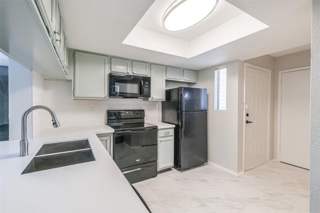 14911 Wunderlich Drive 2302, Houston, TX 77069