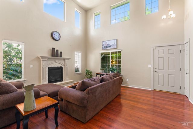 4521 W Quaker Ridge Drive, Meridian, ID 83646