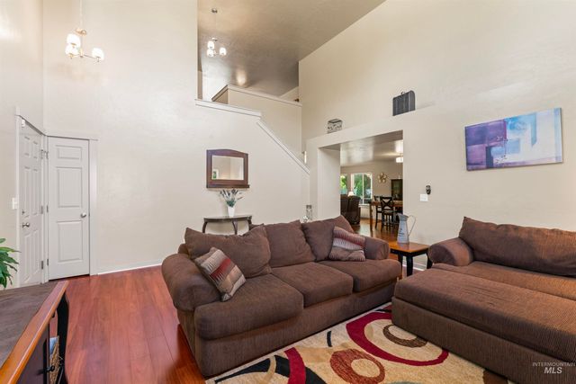 4521 W Quaker Ridge Drive, Meridian, ID 83646