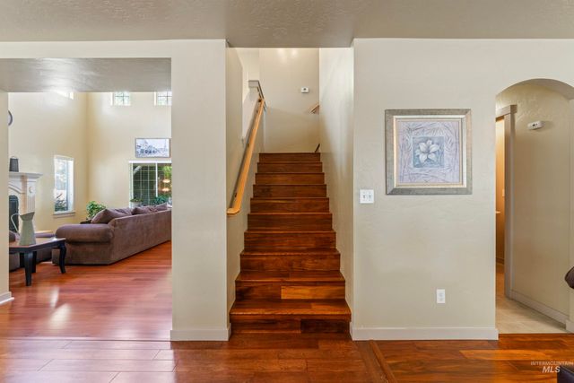 4521 W Quaker Ridge Drive, Meridian, ID 83646