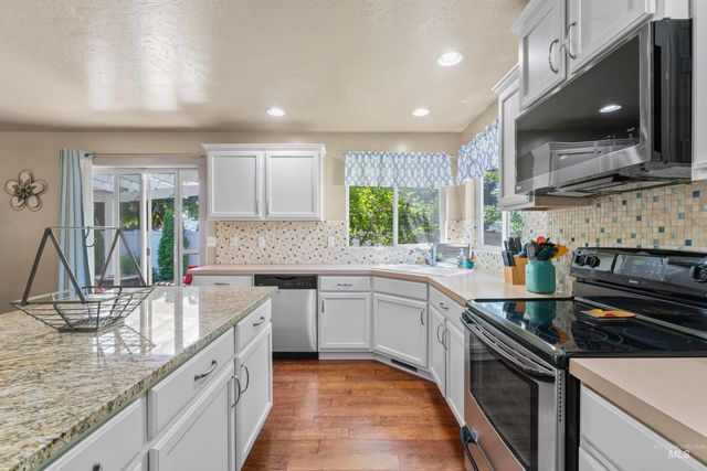 4521 W Quaker Ridge Drive, Meridian, ID 83646