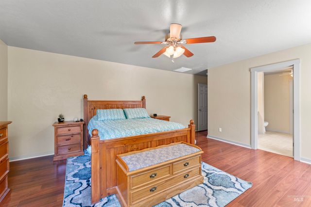 4521 W Quaker Ridge Drive, Meridian, ID 83646