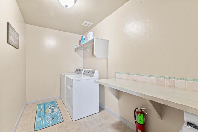 4521 W Quaker Ridge Drive, Meridian, ID 83646
