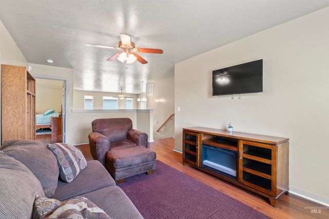 4521 W Quaker Ridge Drive, Meridian, ID 83646