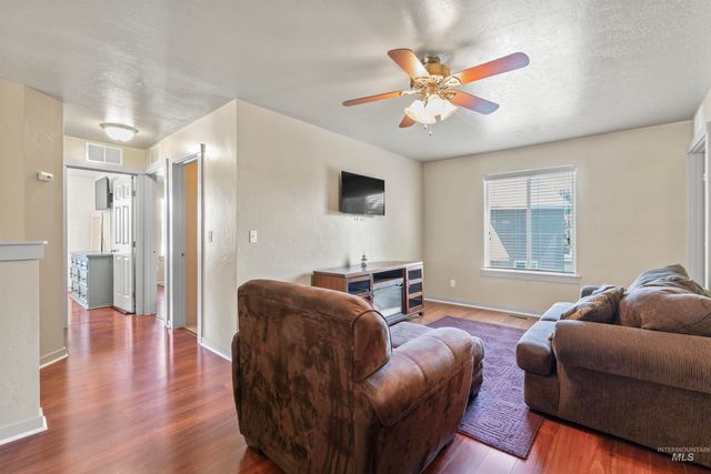 4521 W Quaker Ridge Drive, Meridian, ID 83646