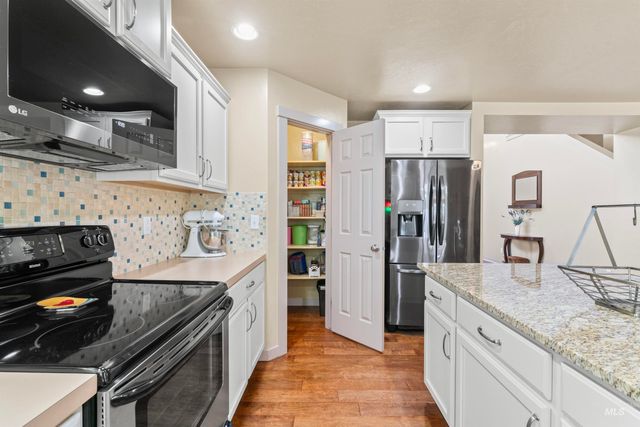 4521 W Quaker Ridge Drive, Meridian, ID 83646