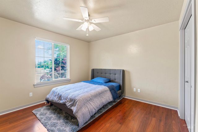 4521 W Quaker Ridge Drive, Meridian, ID 83646