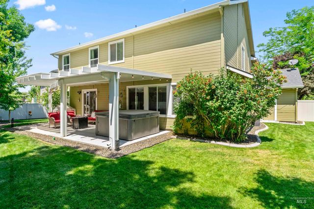4521 W Quaker Ridge Drive, Meridian, ID 83646