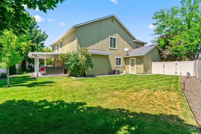 4521 W Quaker Ridge Drive, Meridian, ID 83646