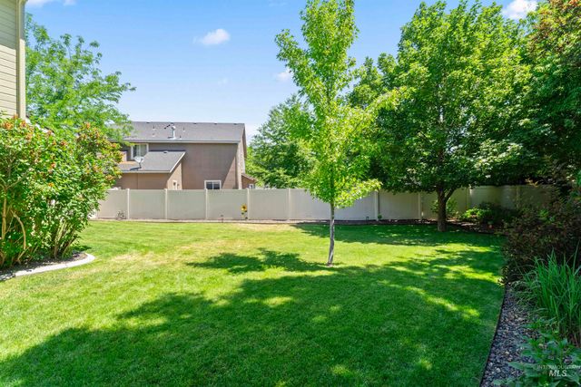4521 W Quaker Ridge Drive, Meridian, ID 83646
