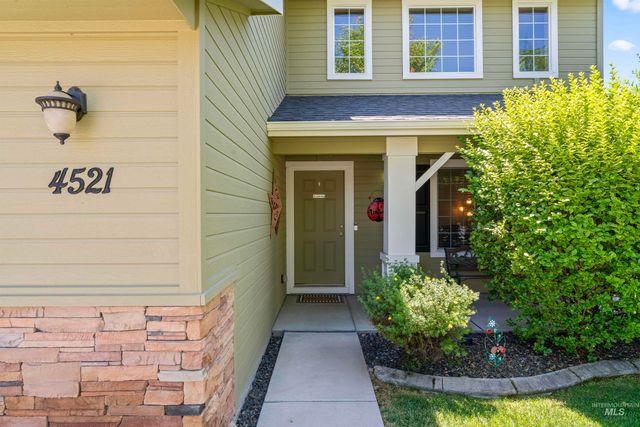 4521 W Quaker Ridge Drive, Meridian, ID 83646
