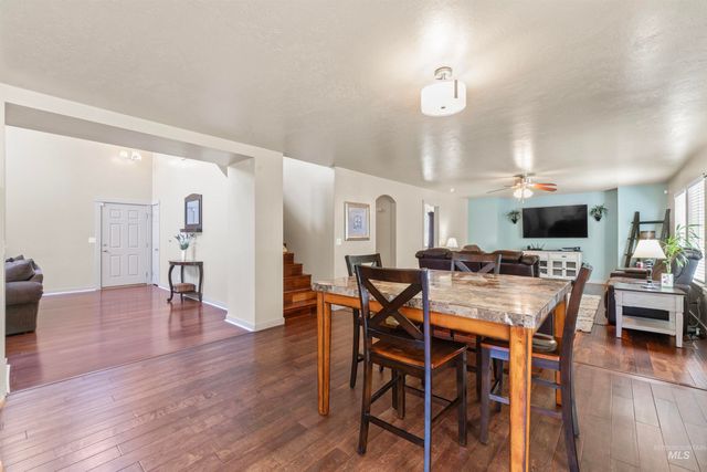 4521 W Quaker Ridge Drive, Meridian, ID 83646